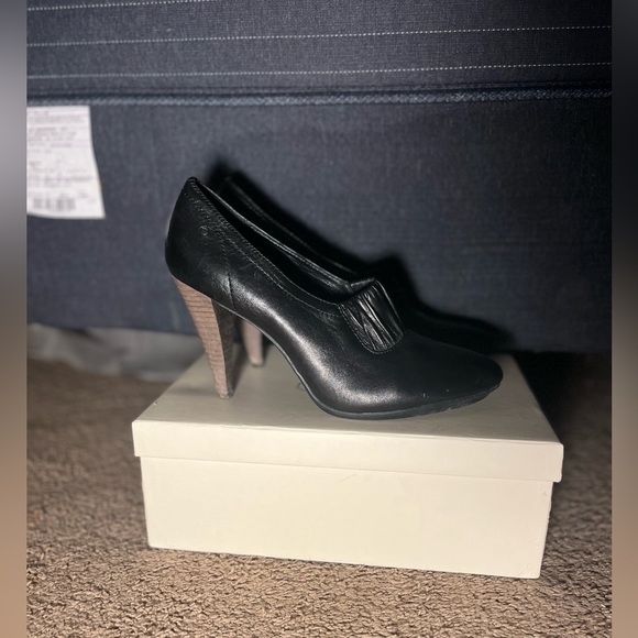 Coach Shoes Adra Soft Leather Gently Worn Minor Scrapes On Both